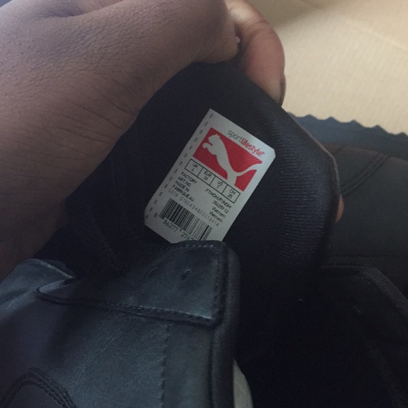 New Puma Sneakers - Picture 3 of 4